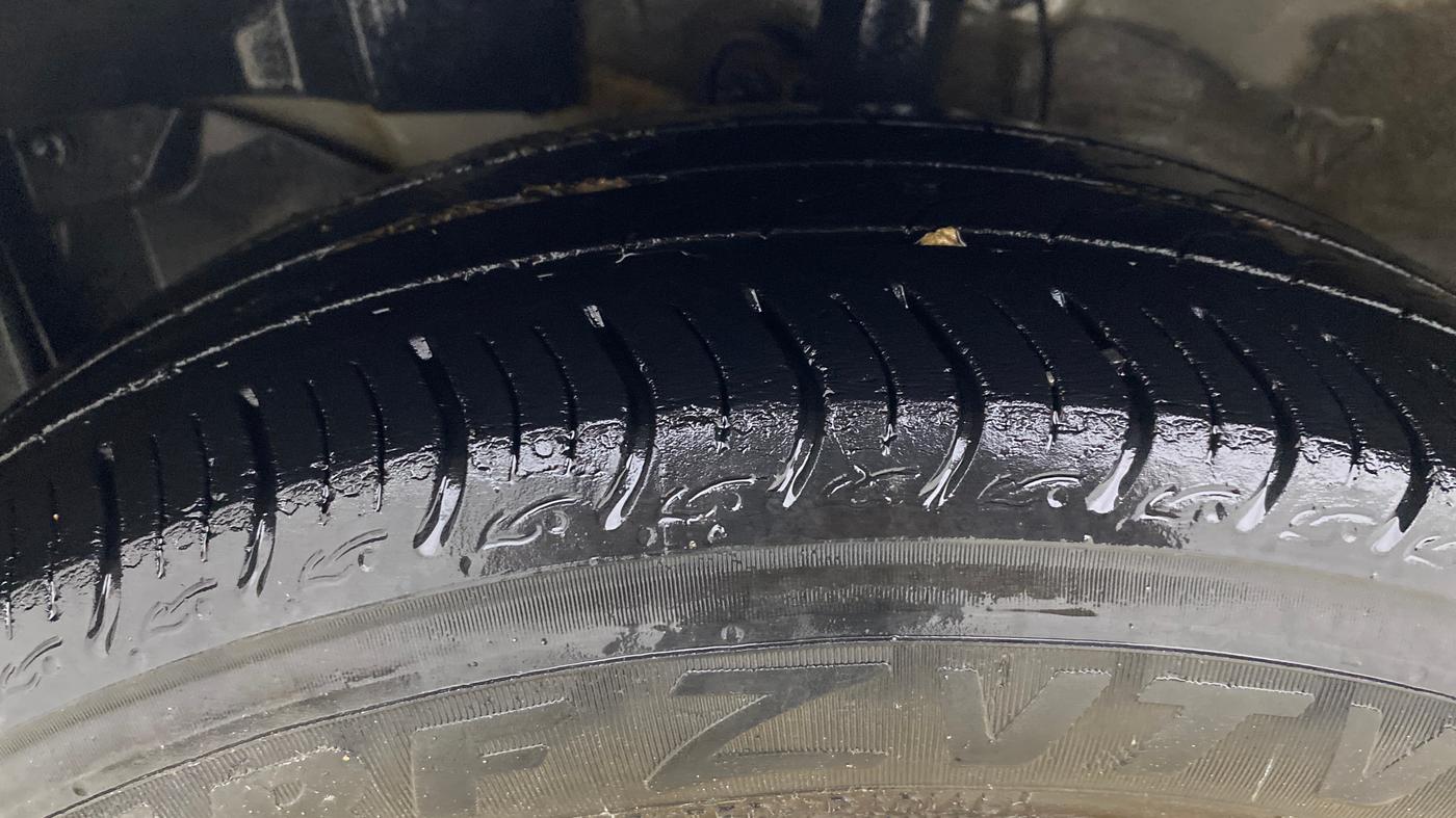 2023 Honda Amaze 1.2L I-VTEC VX CVT, Petrol, Automatic, 50,118 km, Left Front Tyre Tread