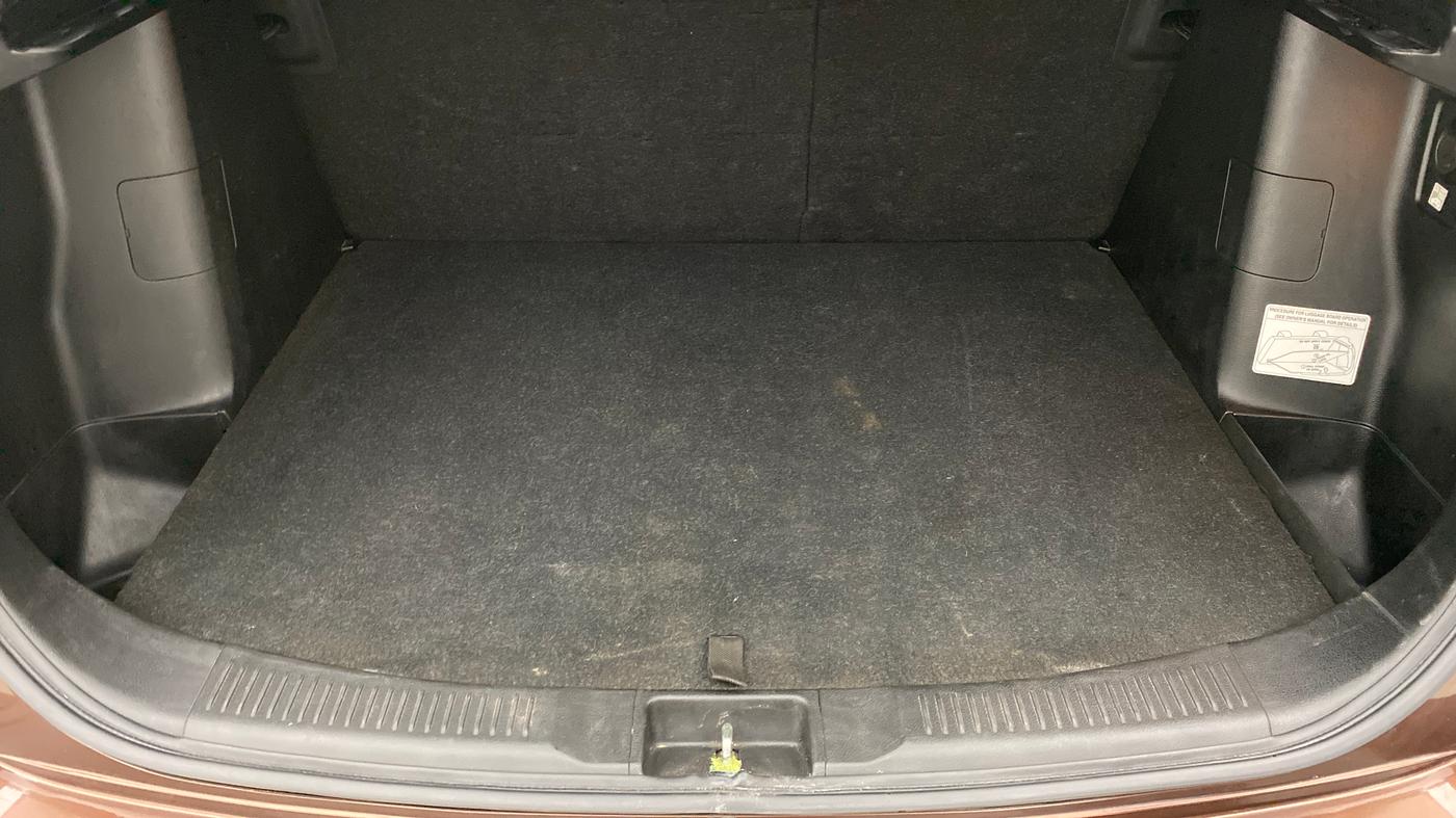 2016 Maruti S Cross ZETA 1.3, Diesel, Manual, 49,726 km, Boot Inside