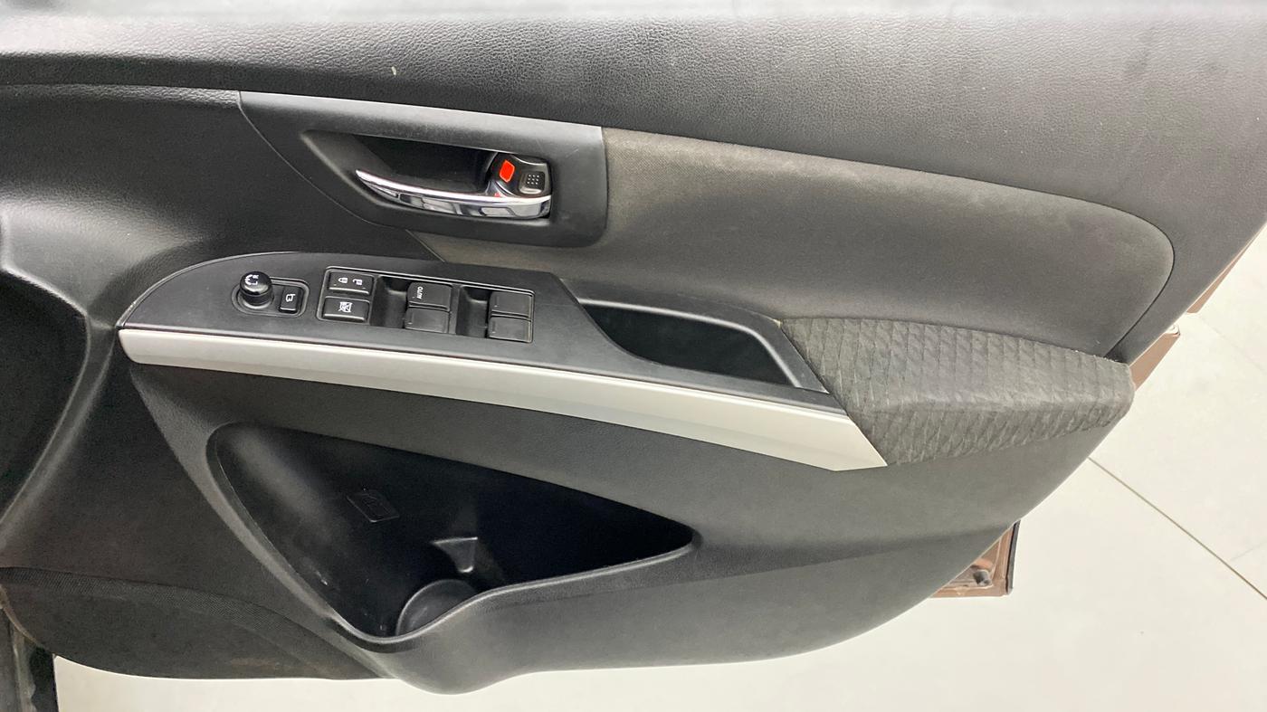2016 Maruti S Cross ZETA 1.3, Diesel, Manual, 49,726 km, Driver Side Door Panels Control