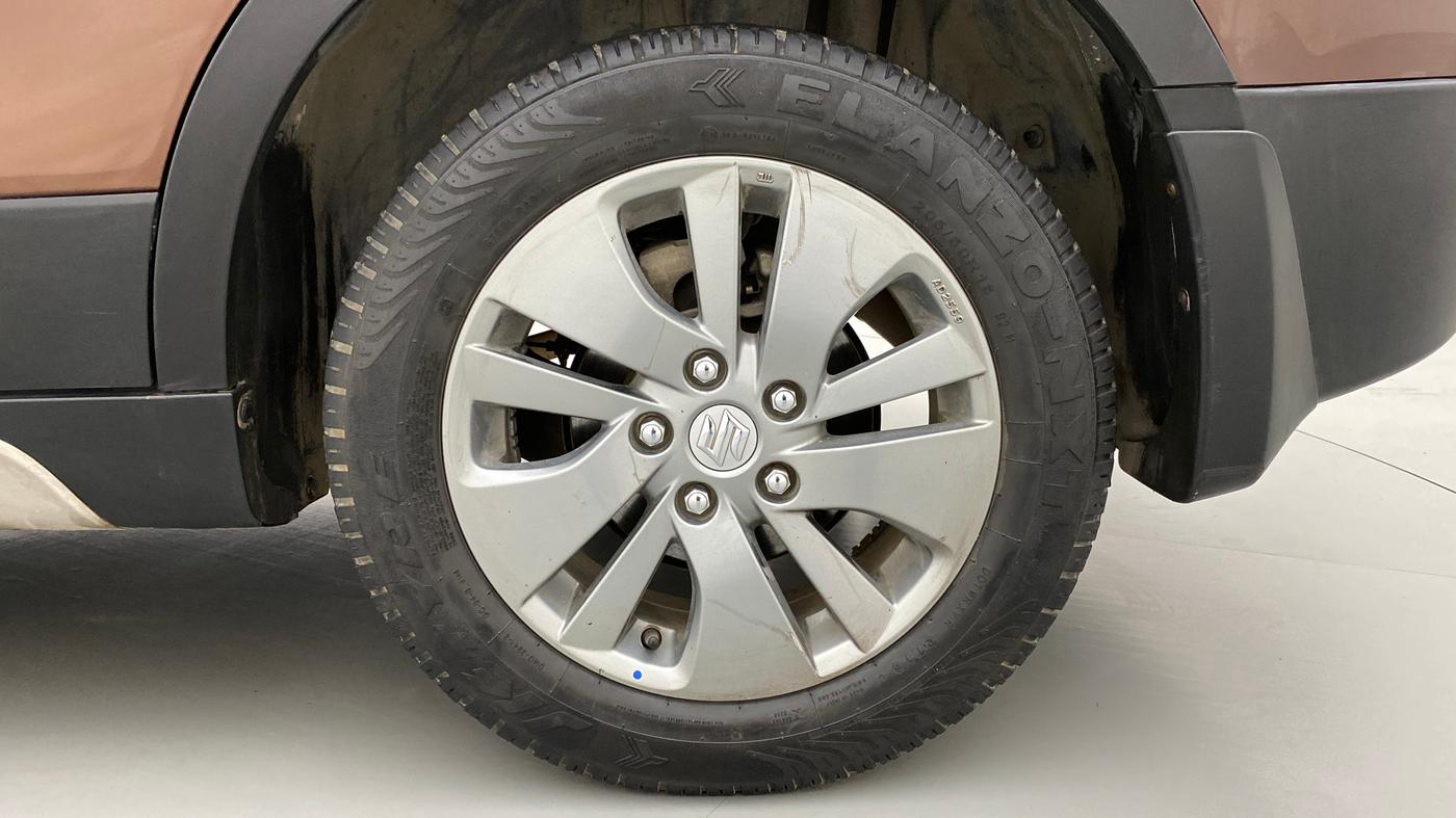 2016 Maruti S Cross ZETA 1.3, Diesel, Manual, 49,726 km, Left Rear Wheel