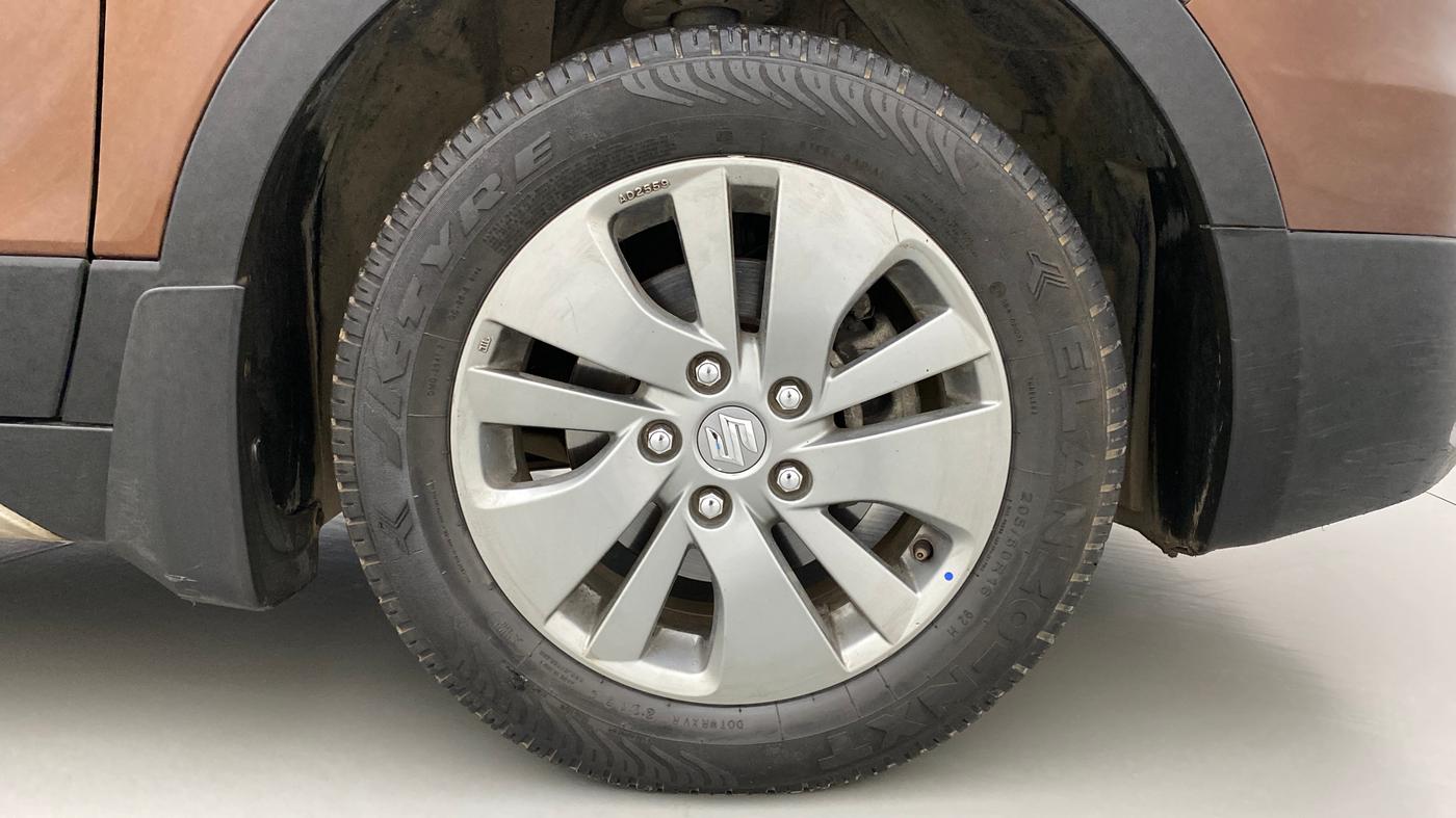 2016 Maruti S Cross ZETA 1.3, Diesel, Manual, 49,726 km, Right Front Wheel