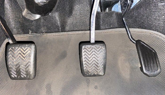 2011 Toyota Etios V, Petrol, Manual, 60,990 km, Pedals