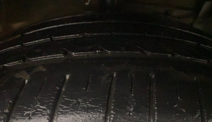 2019 Maruti Ciaz ALPHA 1.5 SHVS PETROL, Petrol, Manual, 31,620 km, Right Front Tyre Tread