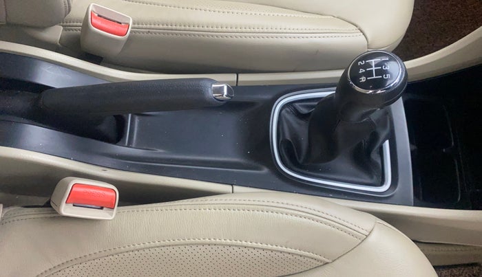 2019 Maruti Ciaz ALPHA 1.5 SHVS PETROL, Petrol, Manual, 31,620 km, Gear Lever