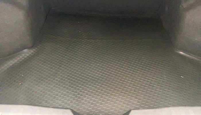 2019 Maruti Ciaz ALPHA 1.5 SHVS PETROL, Petrol, Manual, 31,620 km, Boot Inside