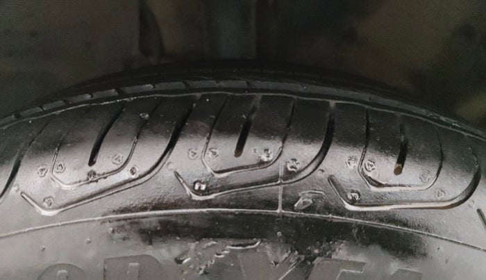 2015 Ford Ecosport TITANIUM 1.5L PETROL AT, Petrol, Automatic, 52,973 km, Right Front Tyre Tread