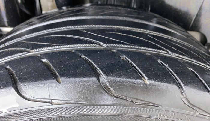 2019 Maruti Swift LXI, Petrol, Manual, 21,013 km, Right Rear Tyre Tread