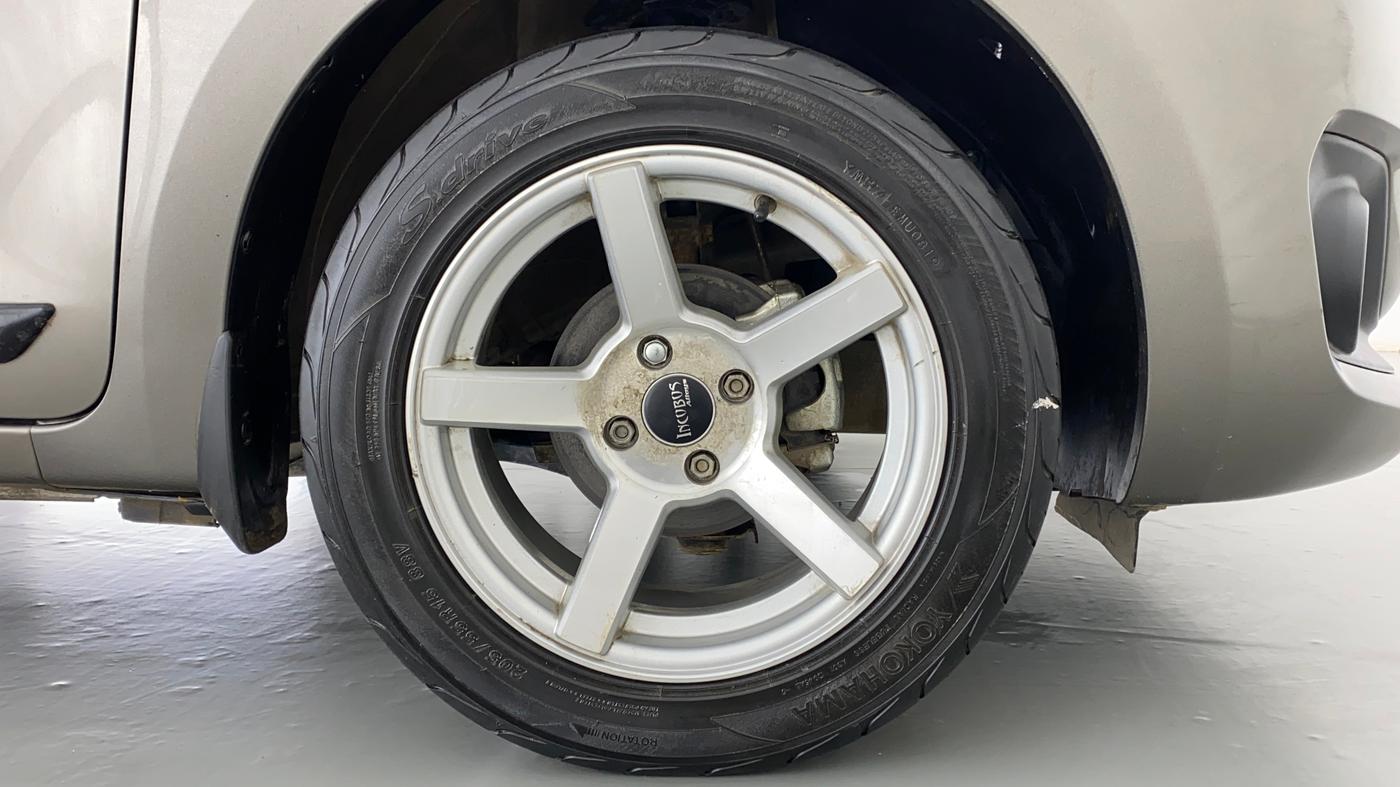 2019 Maruti Swift LXI, Petrol, Manual, 21,013 km, Right Front Wheel