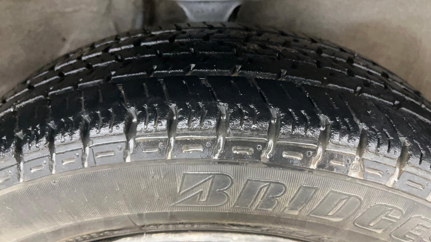 2016 Maruti Alto K10 VXI, Petrol, Manual, 27,800 km, Right Front Tyre Tread