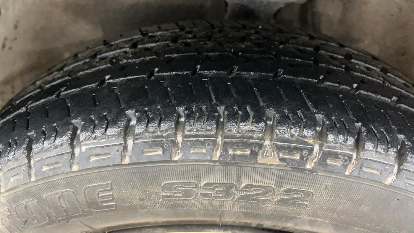 2016 Maruti Alto K10 VXI, Petrol, Manual, 27,800 km, Left Front Tyre Tread