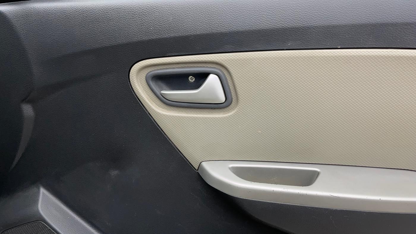 2016 Maruti Alto K10 VXI, Petrol, Manual, 27,800 km, Driver Side Door Panels Control