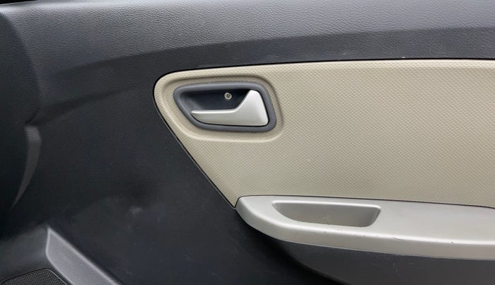 2016 Maruti Alto K10 VXI, Petrol, Manual, 27,778 km, Driver Side Door Panels Control