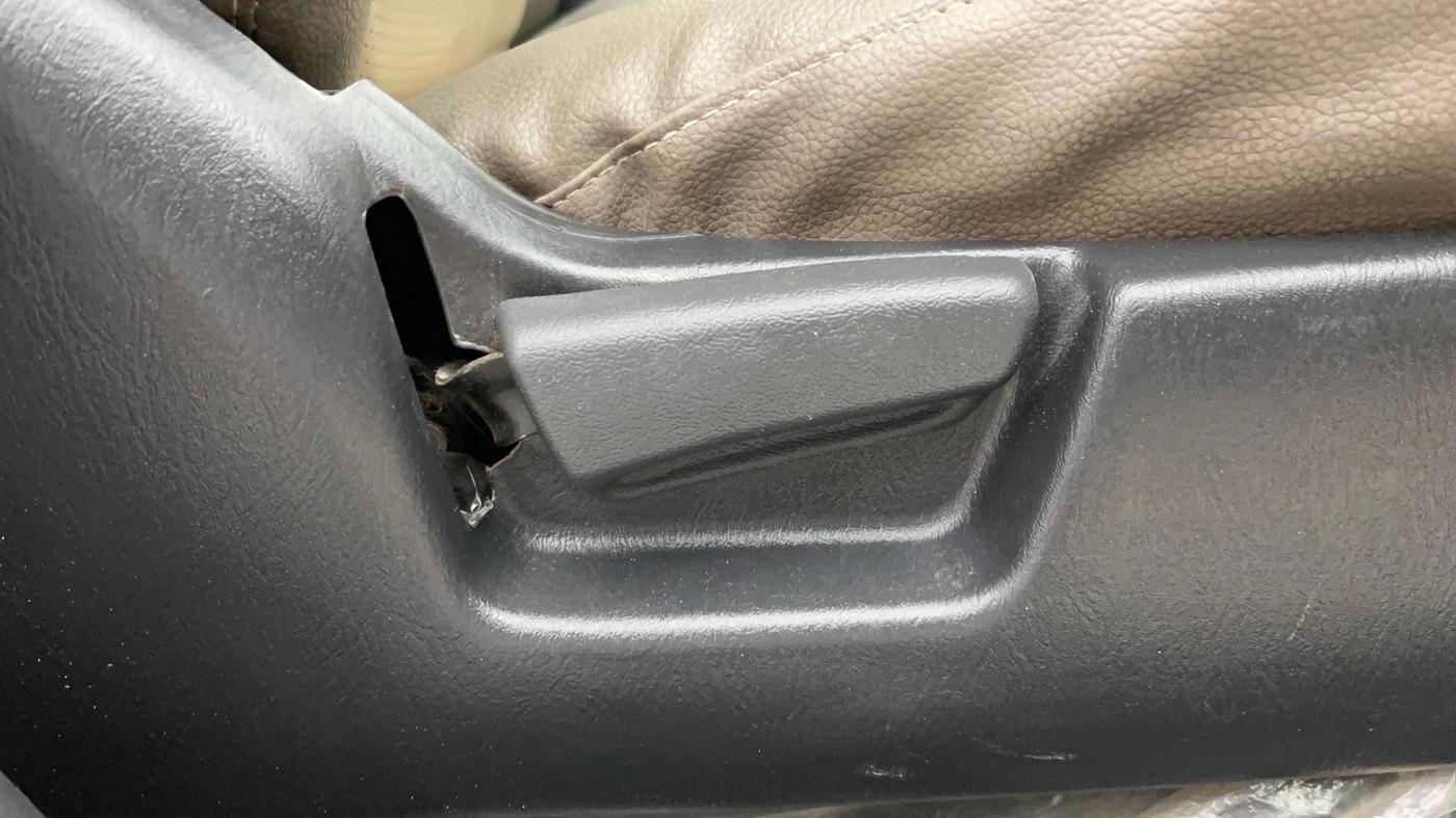 2016 Maruti Alto K10 VXI, Petrol, Manual, 27,800 km, Driver Side Adjustment Panel