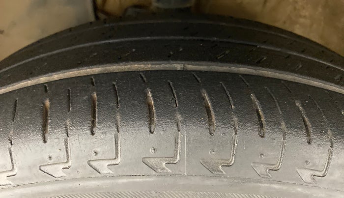 2020 Maruti IGNIS DELTA 1.2, Petrol, Manual, 36,231 km, Left Front Tyre Tread