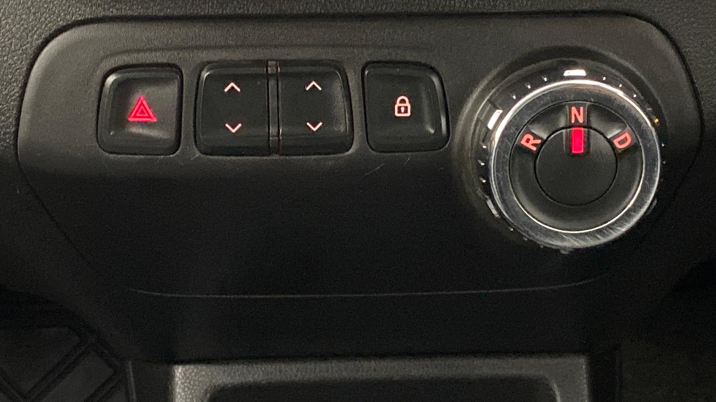 2018 Renault Kwid RXT 1.0 EASY-R  AT, Petrol, Automatic, 36,866 km, Gear Lever