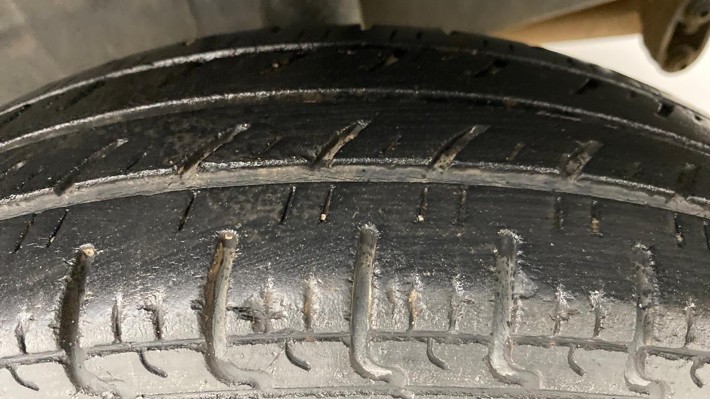 2018 Renault Kwid RXT 1.0 EASY-R  AT, Petrol, Automatic, 36,866 km, Left Rear Tyre Tread