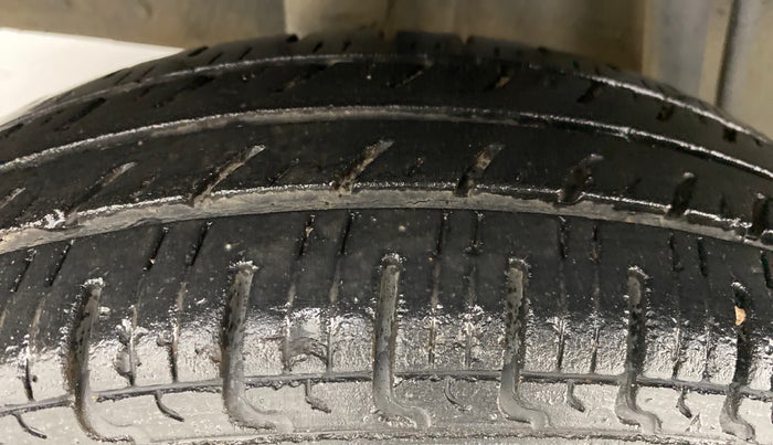 2018 Renault Kwid RXT 1.0 EASY-R  AT, Petrol, Automatic, 36,866 km, Right Rear Tyre Tread