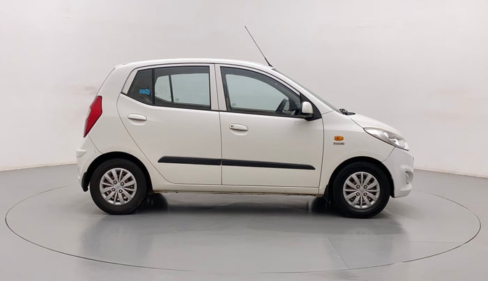 2016 Hyundai i10 SPORTZ 1.1, Petrol, Manual, 72,789 km, Right Side View