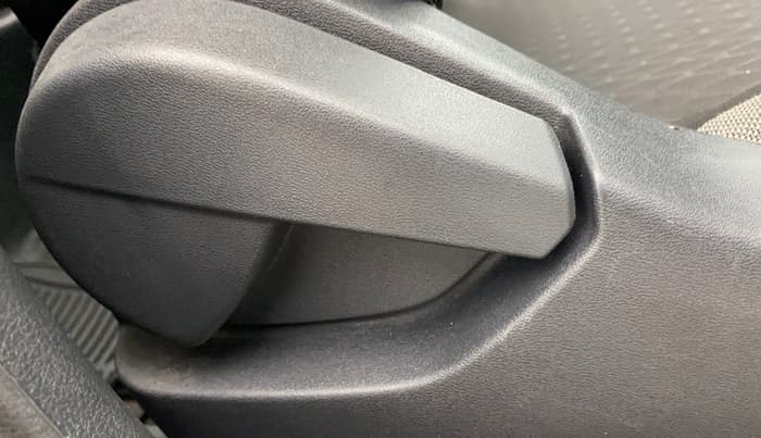 2021 Nissan MAGNITE XL, Petrol, Manual, 27,271 km, Driver Side Adjustment Panel