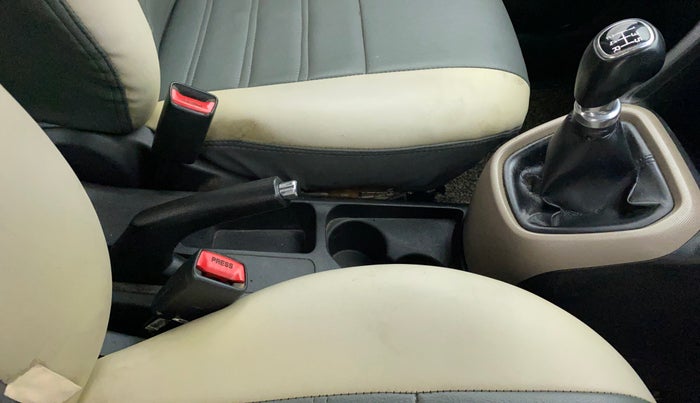 2015 Hyundai Grand i10 SPORTZ 1.2 KAPPA VTVT, Petrol, Manual, 1,08,606 km, Gear Lever