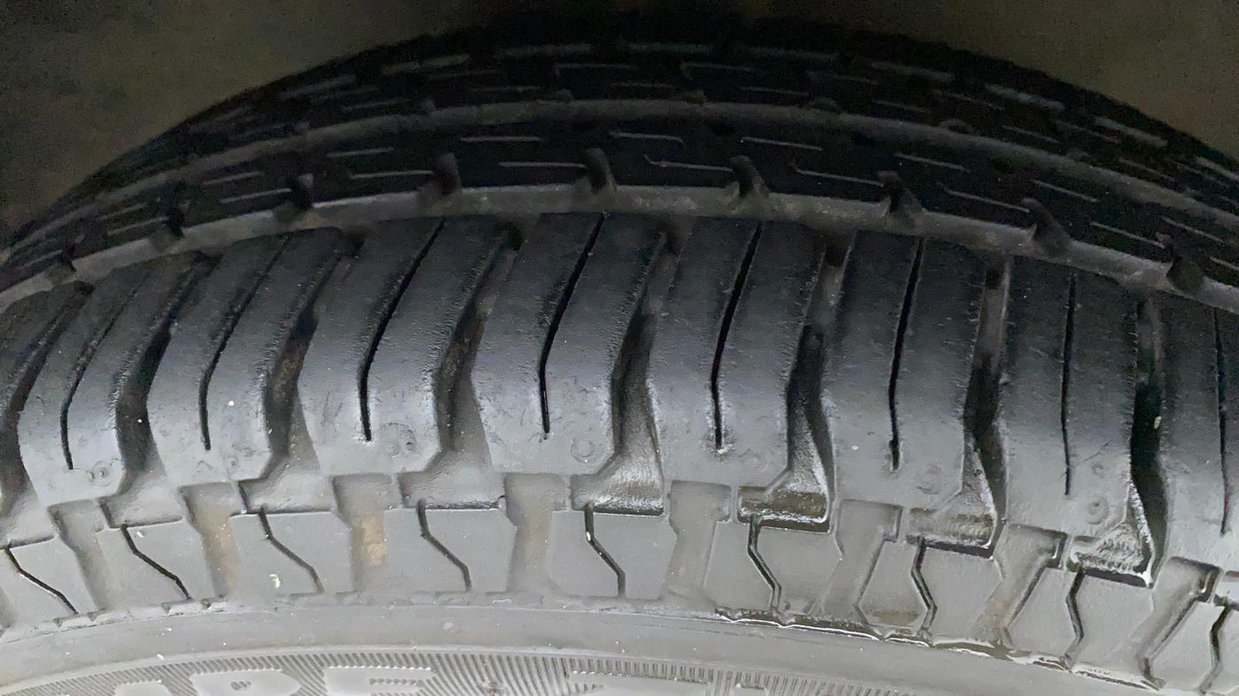 2010 Maruti Zen Estilo VXI, Petrol, Manual, 25,123 km, Right Front Tyre Tread