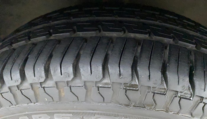 2010 Maruti Zen Estilo VXI, Petrol, Manual, 25,123 km, Right Front Tyre Tread