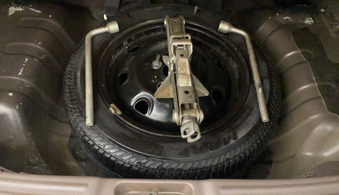 2010 Maruti Zen Estilo VXI, Petrol, Manual, 25,123 km, Dicky (Boot door) - Tool missing