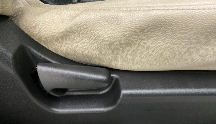 2015 Maruti Wagon R 1.0 VXI, Petrol, Manual, 34,784 km, Driver Side Adjustment Panel
