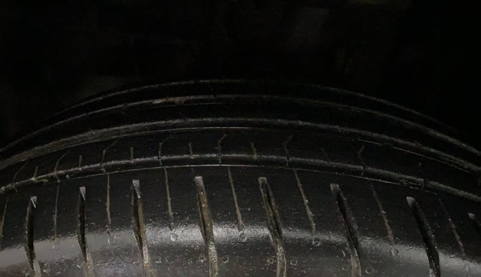 2024 Tata PUNCH ADVENTURE AMT, Petrol, Automatic, 9,756 km, Left Front Tyre Tread