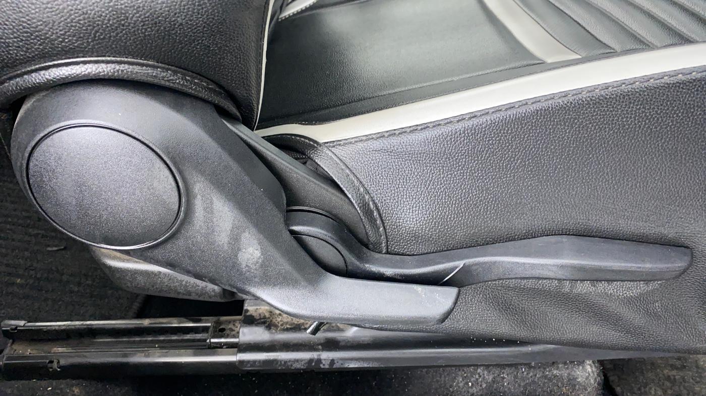 2020 Maruti Baleno ZETA PETROL 1.2, Petrol, Manual, 37,332 km, Driver Side Adjustment Panel