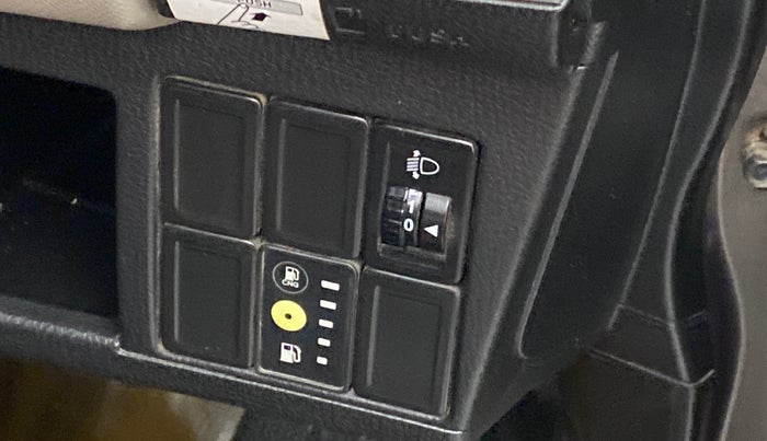 2016 Maruti Wagon R 1.0 LXI CNG, CNG, Manual, 77,414 km, Dashboard - Headlight height adjustment not working