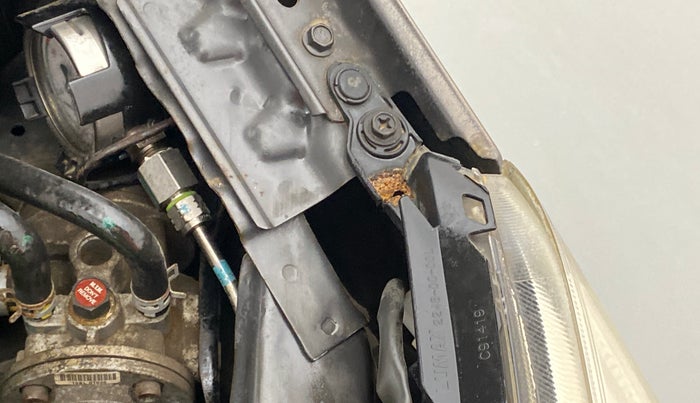 2016 Maruti Wagon R 1.0 LXI CNG, CNG, Manual, 77,414 km, Left headlight - Clamp has minor damage