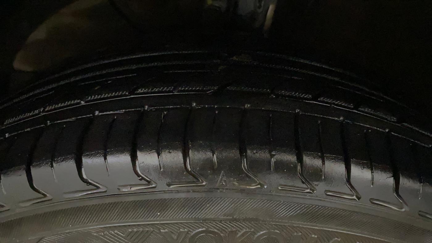 2021 Maruti XL6 ZETA AT, Petrol, Automatic, 67,186 km, Left Front Tyre Tread