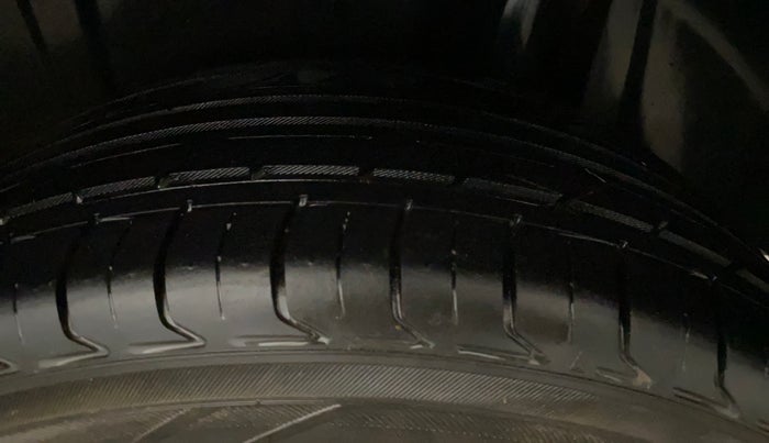 2021 Maruti XL6 ZETA AT, Petrol, Automatic, 67,169 km, Left Rear Tyre Tread