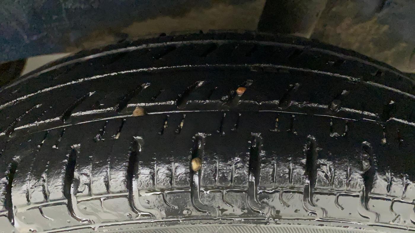 2019 Renault Kwid CLIMBER 1.0 AMT, Petrol, Automatic, 32,378 km, Left Rear Tyre Tread