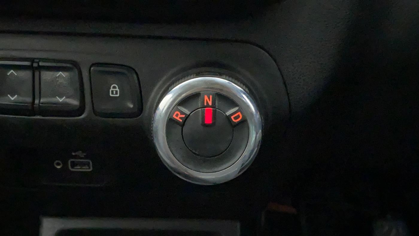 2019 Renault Kwid CLIMBER 1.0 AMT, Petrol, Automatic, 32,378 km, Gear Lever