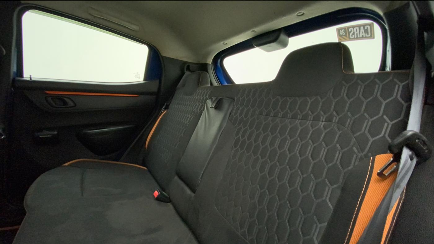 2019 Renault Kwid CLIMBER 1.0 AMT, Petrol, Automatic, 32,378 km, Right Side Rear Door Cabin
