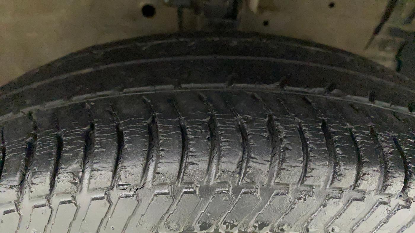 2012 Maruti Swift Dzire VXI, Petrol, Manual, 45,605 km, Right Front Tyre Tread