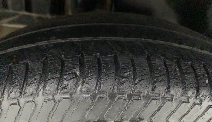 2012 Maruti Swift Dzire VXI, Petrol, Manual, 45,605 km, Right Rear Tyre Tread