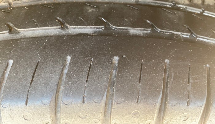 2019 Hyundai Elite i20 ASTA (O) CVT, Petrol, Automatic, 37,378 km, Right Rear Tyre Tread