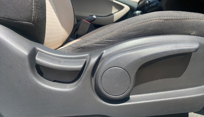 2019 Hyundai Elite i20 ASTA (O) CVT, Petrol, Automatic, 37,378 km, Driver Side Adjustment Panel