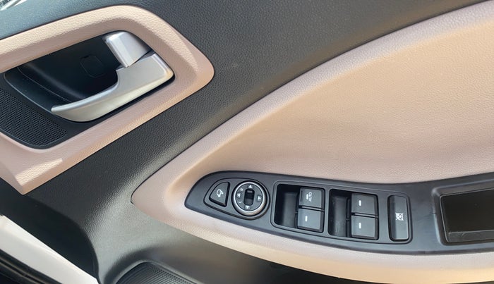 2019 Hyundai Elite i20 ASTA (O) CVT, Petrol, Automatic, 37,378 km, Driver Side Door Panels Control