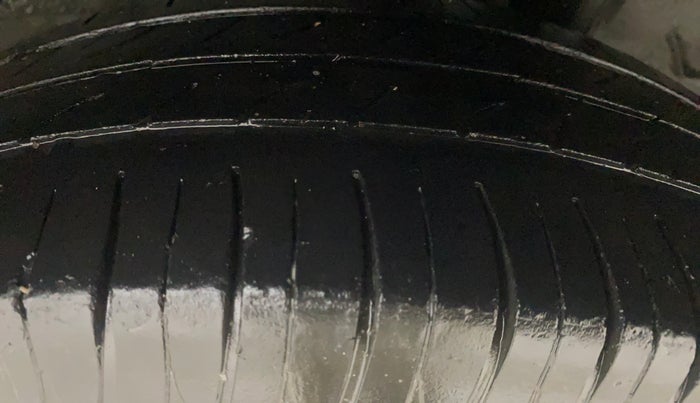 2018 Honda Amaze 1.2L I-VTEC S, Petrol, Manual, 1,02,018 km, Left Rear Tyre Tread