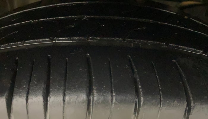 2018 Honda Amaze 1.2L I-VTEC S, Petrol, Manual, 1,02,018 km, Right Front Tyre Tread