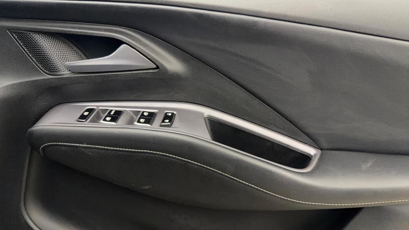 2024 MG HECTOR 100 Year Limited Edition CVT, Petrol, Automatic, 15,471 km, Driver Side Door Panels Control