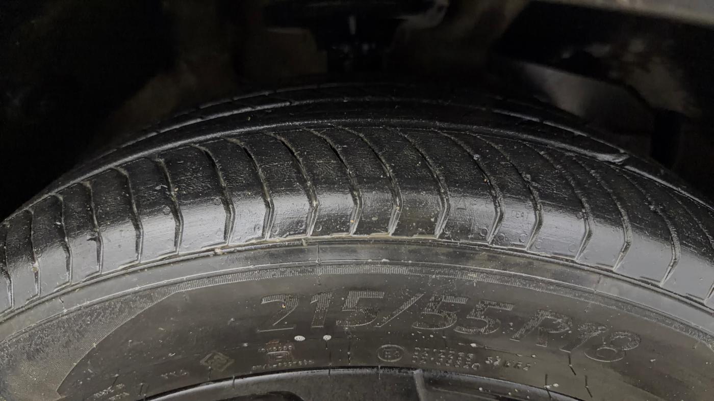 2024 MG HECTOR 100 Year Limited Edition CVT, Petrol, Automatic, 15,471 km, Right Front Tyre Tread