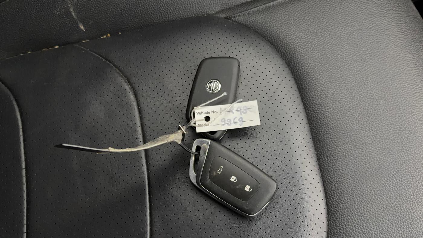 2024 MG HECTOR 100 Year Limited Edition CVT, Petrol, Automatic, 15,471 km, Key Close Up