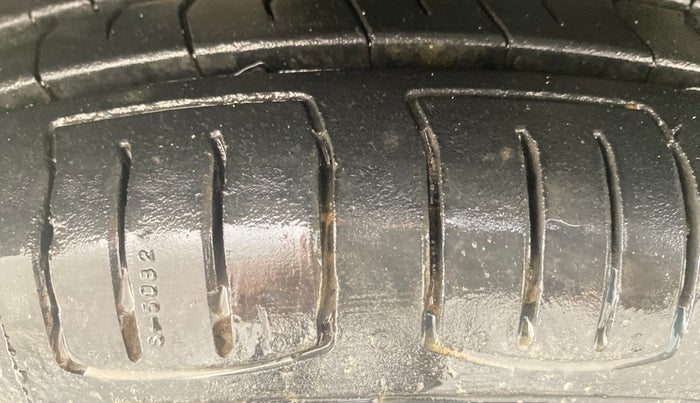 2016 Maruti Celerio VXI AMT, Petrol, Automatic, 40,635 km, Left Front Tyre Tread