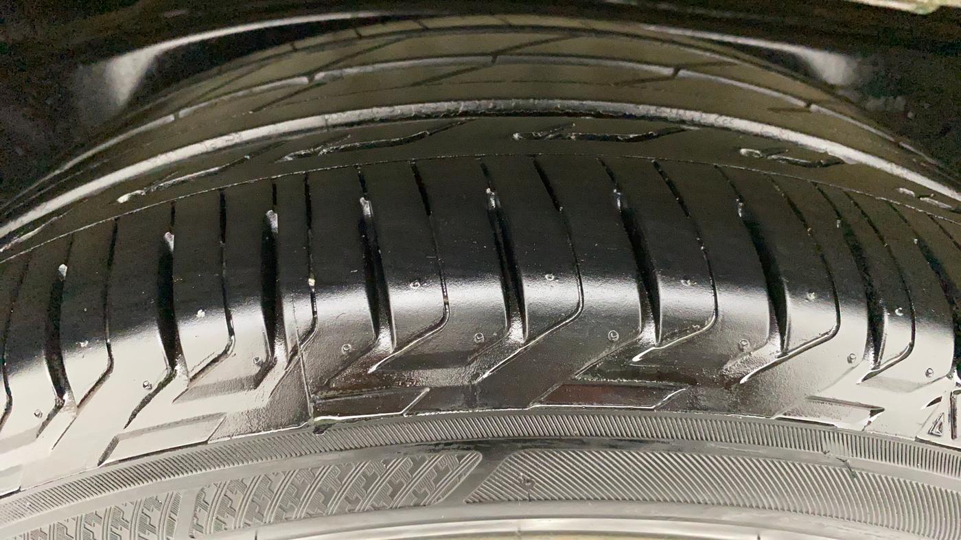 2018 Toyota Innova Crysta 2.7 ZX AT 7 STR, Petrol, Automatic, 50,771 km, Right Rear Tyre Tread