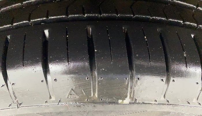 2017 Maruti Baleno ZETA CVT PETROL 1.2, Petrol, Automatic, 86,242 km, Left Front Tyre Tread